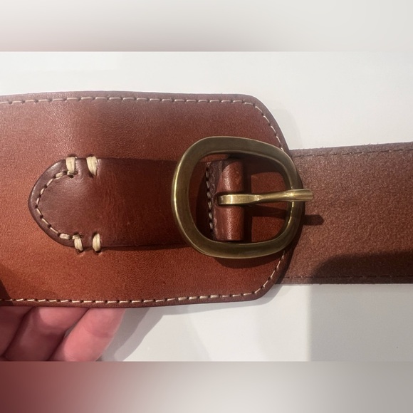 Leather Women Belt Size S  Metal Gold Tone  Buckle - Picture 3 of 6